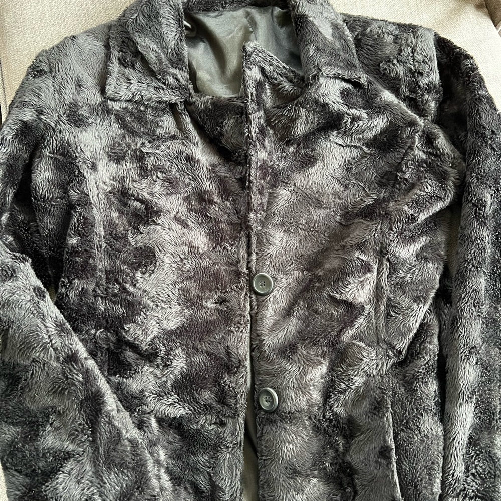 Women’s long heavy black coat. No tags for brand or size. Fits like a xs/small - Picture 5 of 7